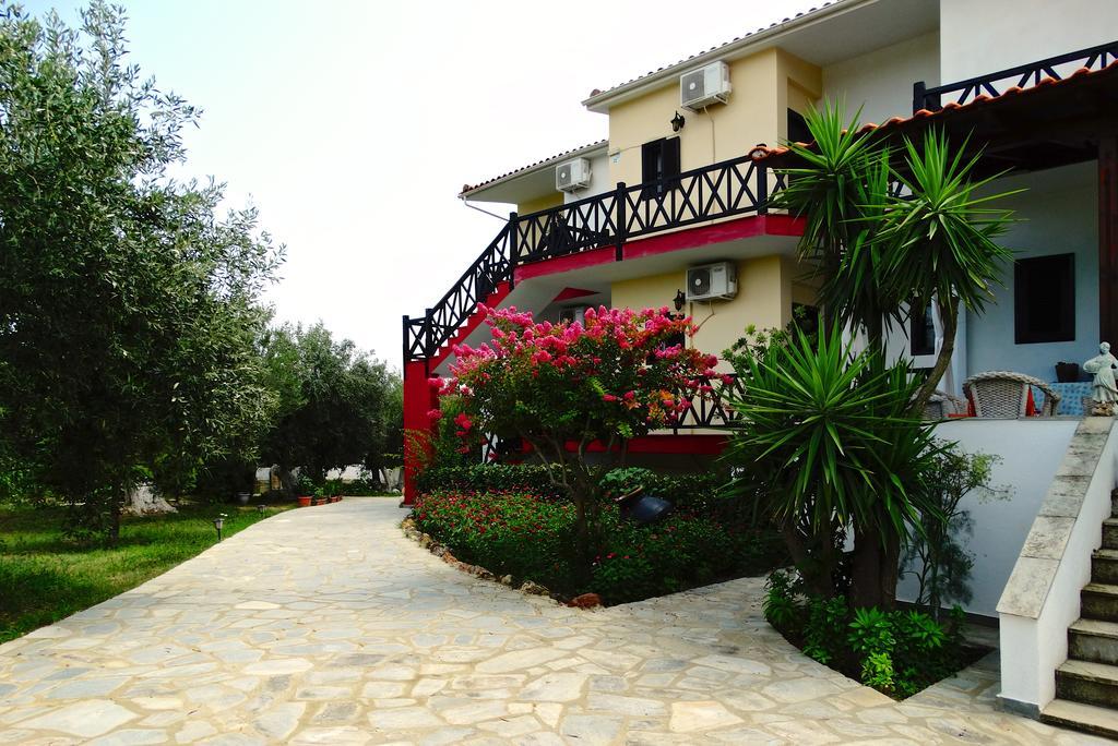 Apartments Karpetis A Green Paradise Psakoudia Chambre photo
